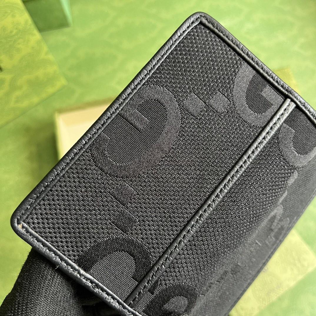 Gucci Jumbo GG Card Case - DesignerGu