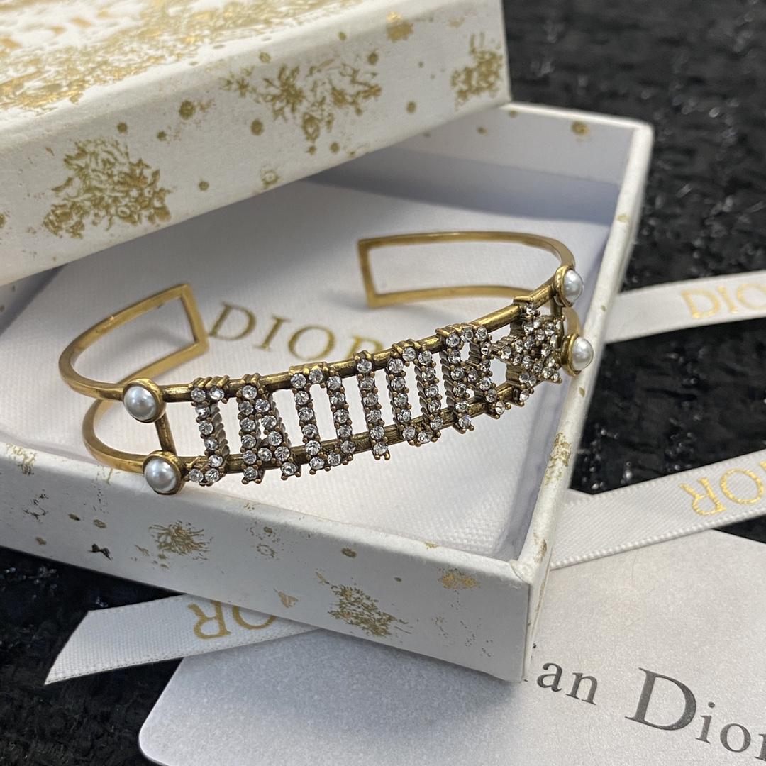 Dior Bracelet - DesignerGu