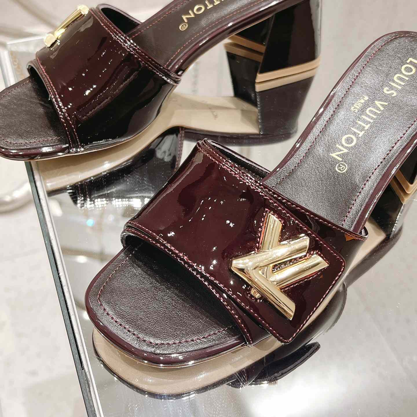 Louis Vuitton Shake Mule   1ABIDW - DesignerGu