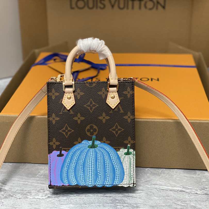 Louis Vuitton LV x YK Petit Sac Plat (14 x 17 x 5 cm)  M82112 - DesignerGu