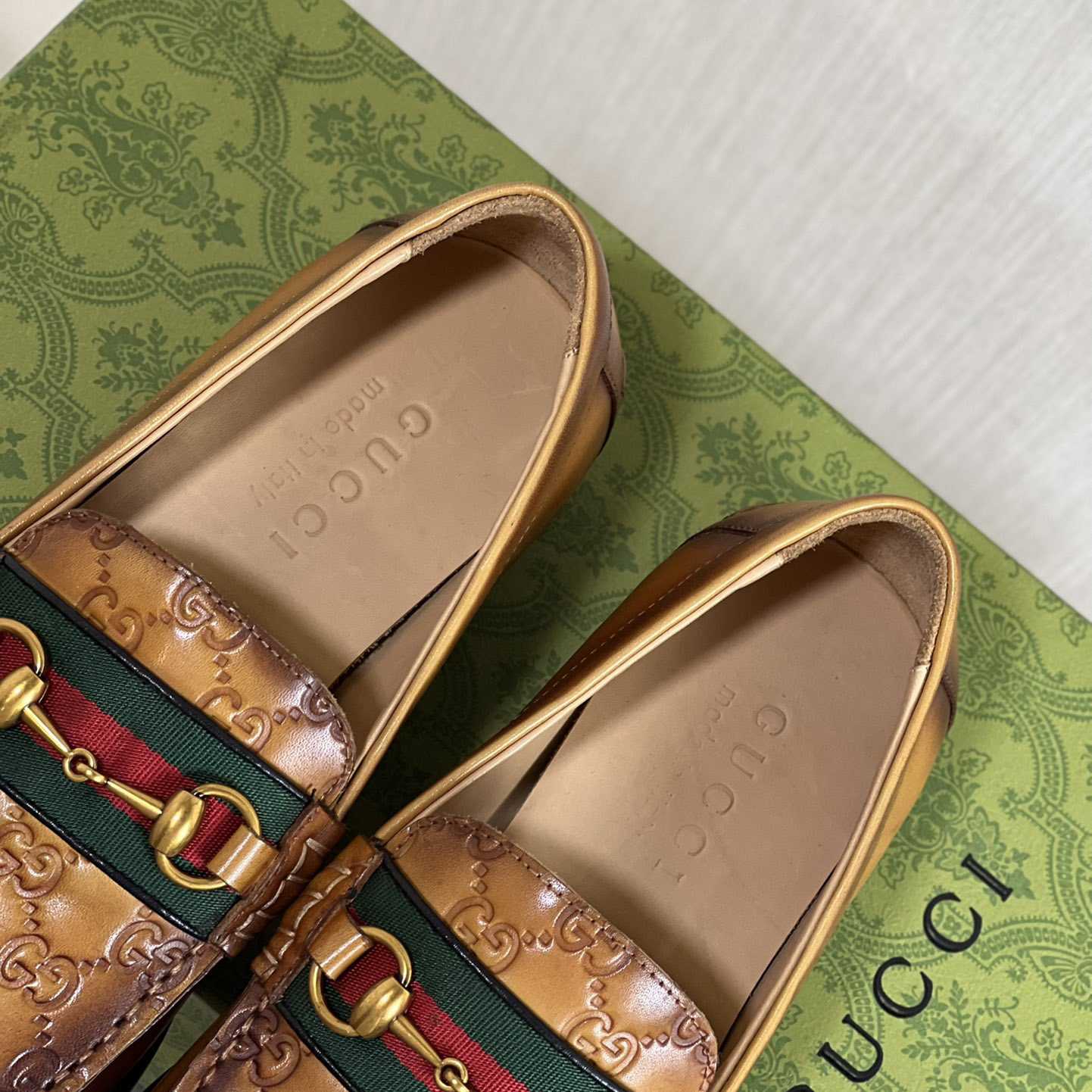 Gucci Men's Loafer With Horsebit - DesignerGu