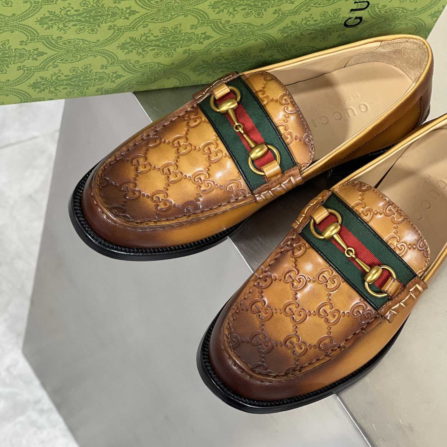 Gucci Men's Loafer With Horsebit - DesignerGu