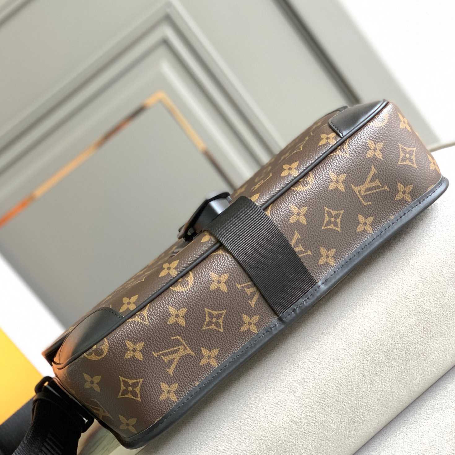 Louis Vuitton Archy Messenger MM(35x24x8CM)   M46328 - DesignerGu