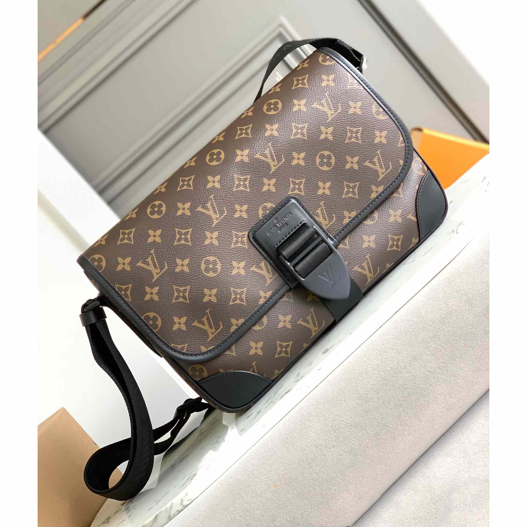 Louis Vuitton Archy Messenger MM(35x24x8CM)   M46328 - DesignerGu