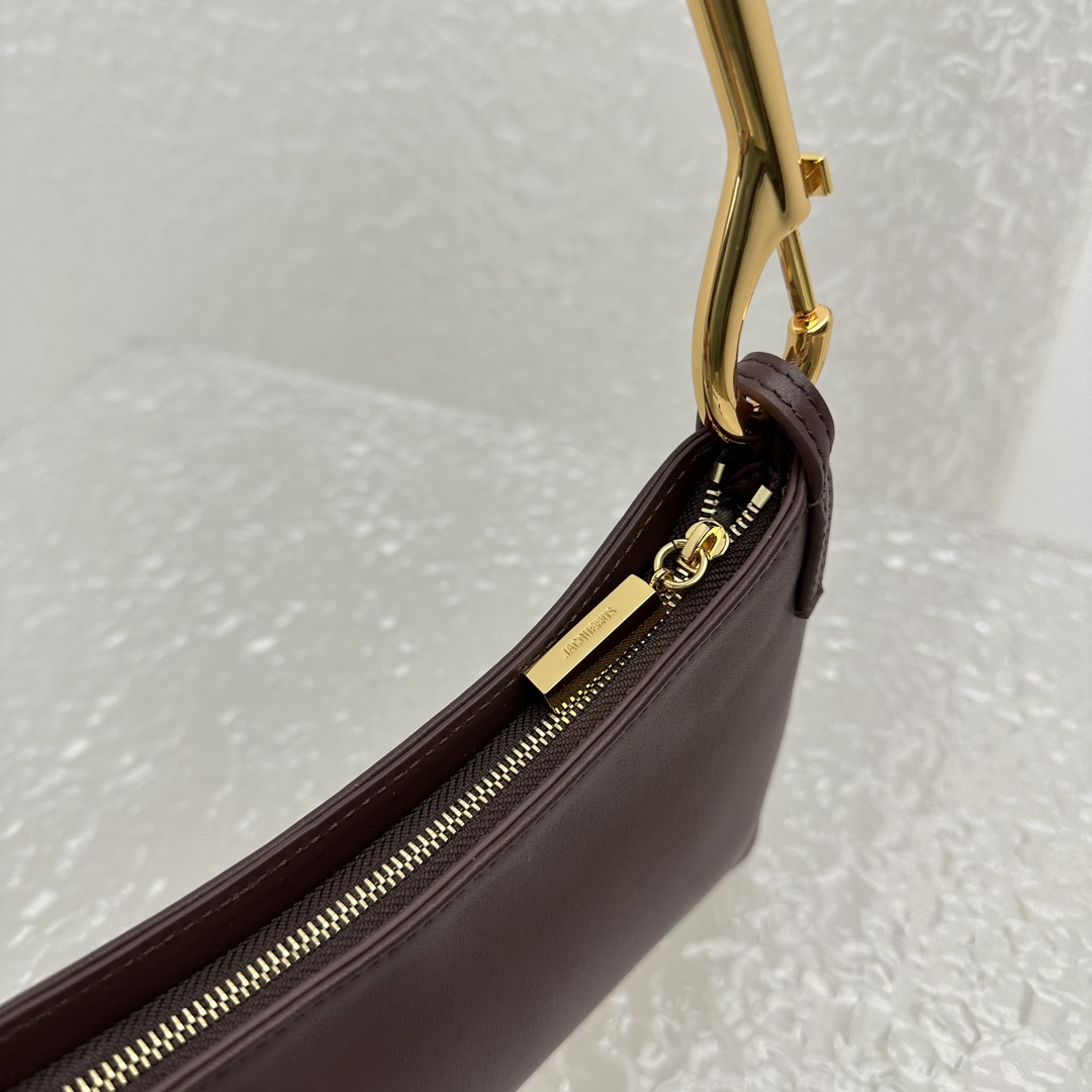 Jacquemus Le Bisou Mousqueton Carabiner Strap Shoulder Bag - DesignerGu