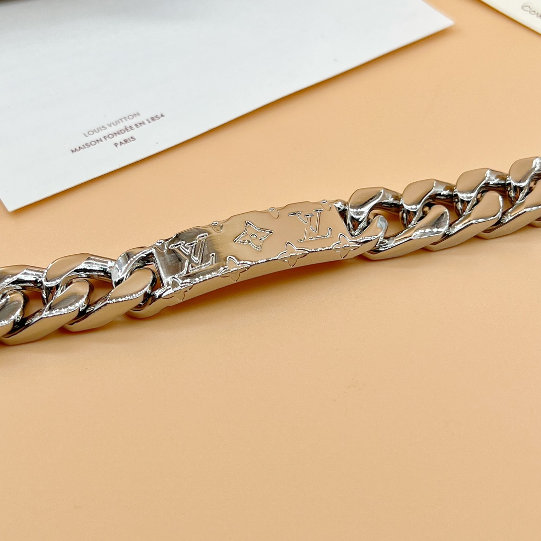 Louis Vuitton Monogram Chain Bracelet   M00855 - DesignerGu