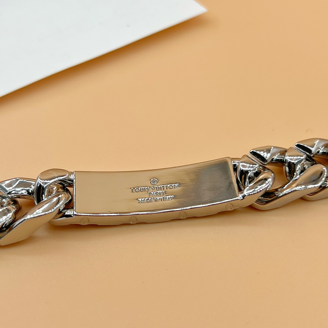 Louis Vuitton Monogram Chain Bracelet   M00855 - DesignerGu