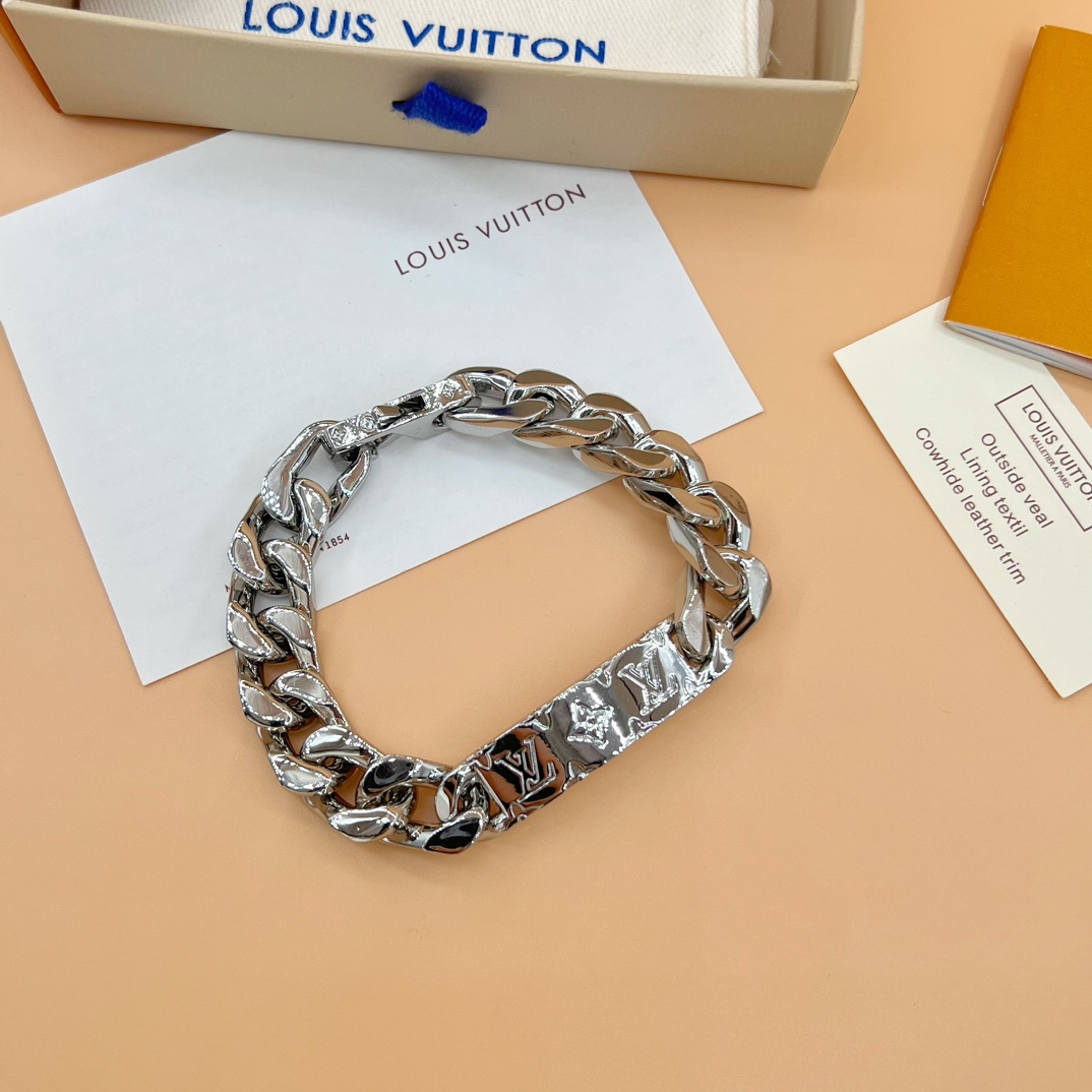 Louis Vuitton Monogram Chain Bracelet   M00855 - DesignerGu