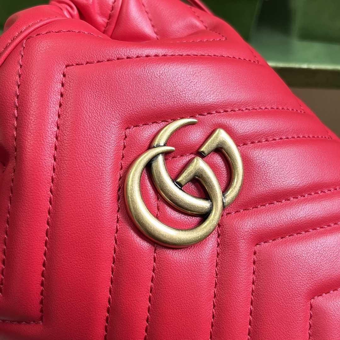 Gucci GG Marmont Matelassé Mini Bucket Bag  (19-17-13cm) - DesignerGu