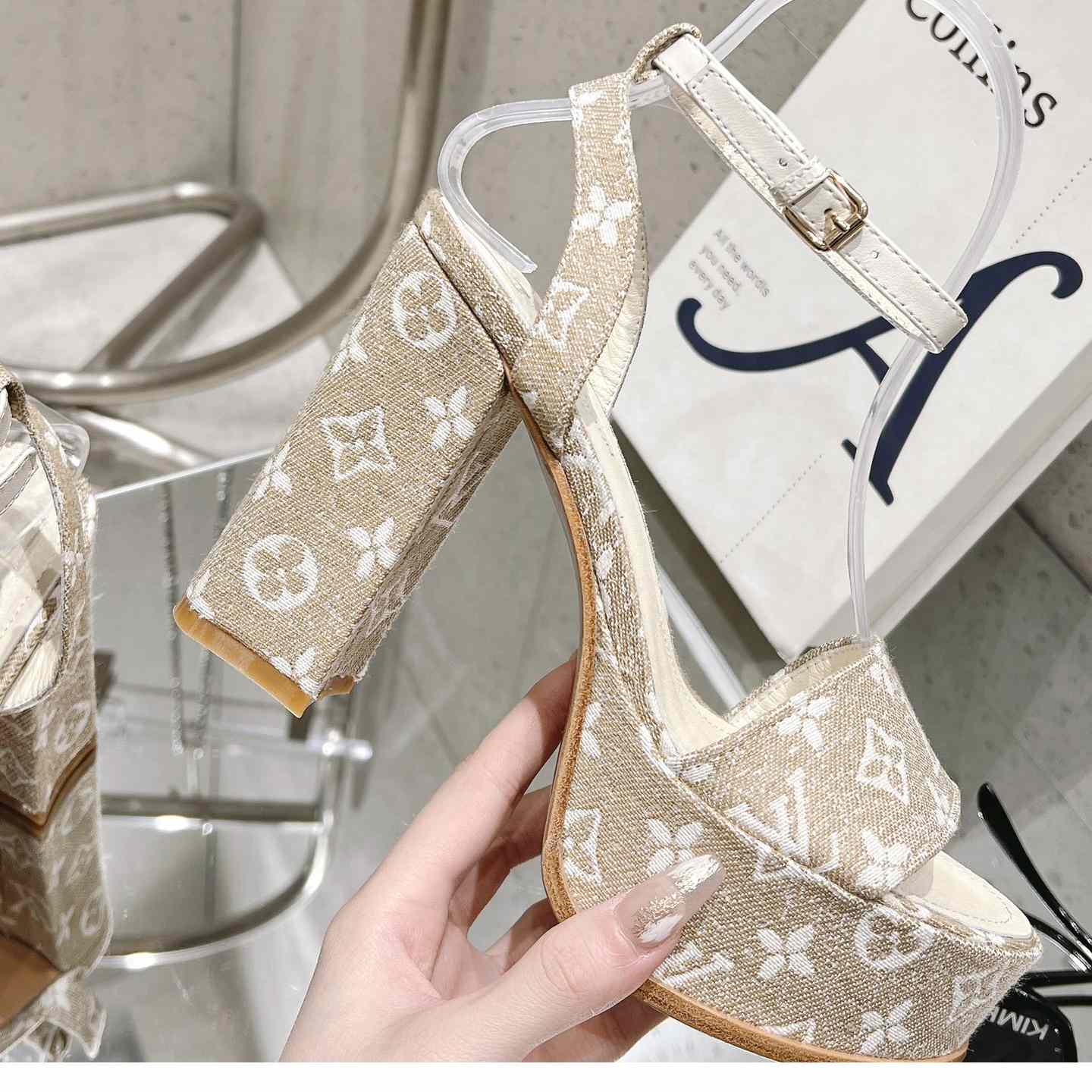 Louis Vuitton Fame Platform Sandal   1AAZCF - DesignerGu