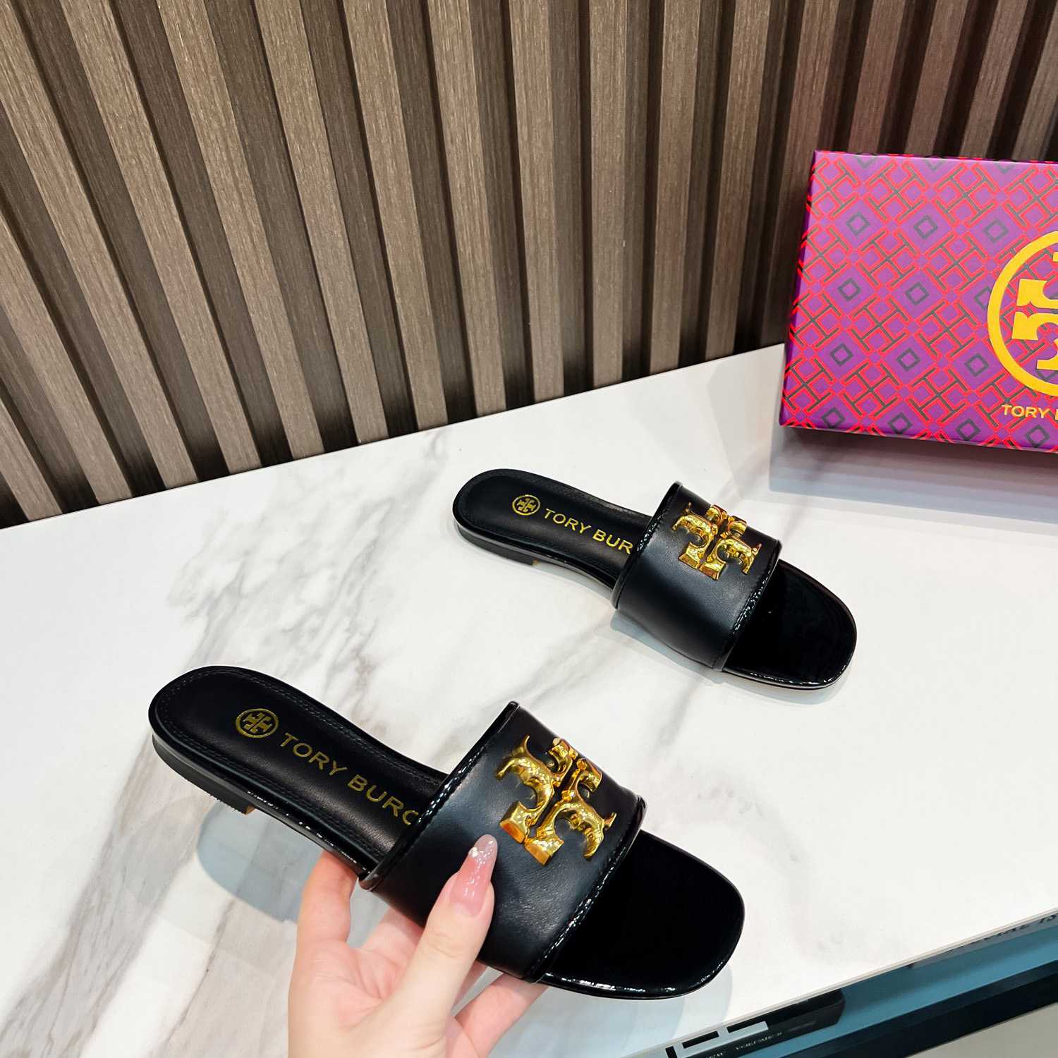 Tory Burch Eleanor Slide - DesignerGu