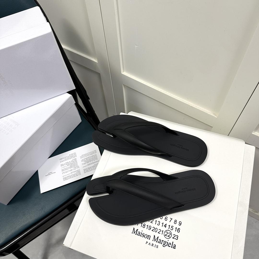 Maison Margiela Tabi Open-Toe Flip-Flops - DesignerGu