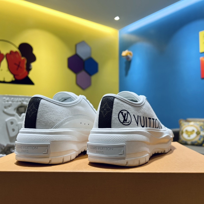 Louis Vuitton LV Squad Sneakers - DesignerGu