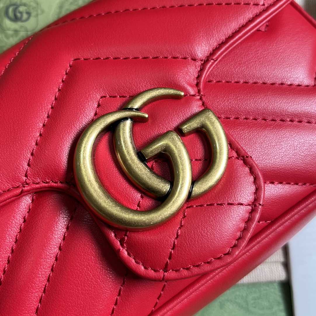 Gucci GG Marmont Matelassé Super Mini Bag (16.5-10-4.5cm) - DesignerGu