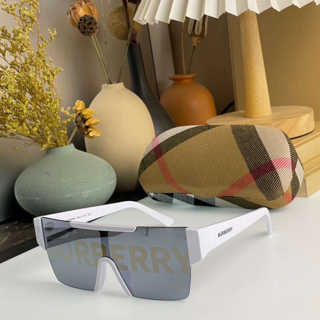 Burberry Logo Lens D-frame Sunglasses    BE4291 - DesignerGu