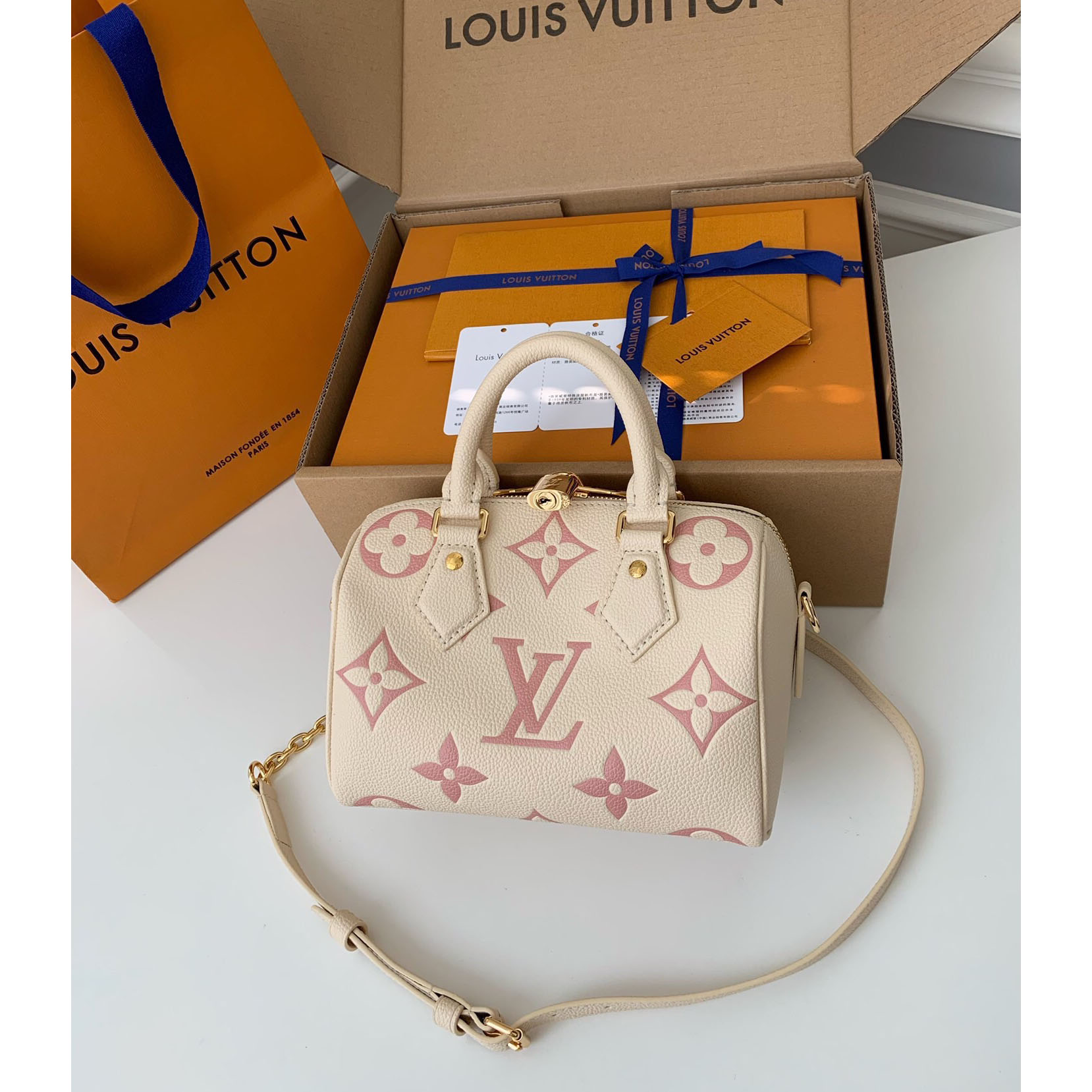 Louis Vuitton Speedy Bandouliere 20    M46397 - DesignerGu