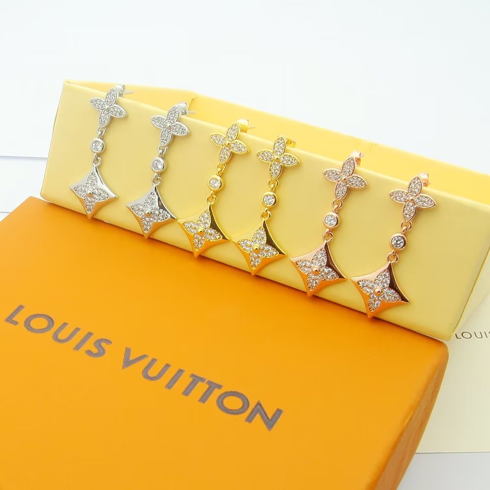 Louis Vuitton Color Blossom Long Earrings, White Gold And Diamonds   Q96501 - DesignerGu