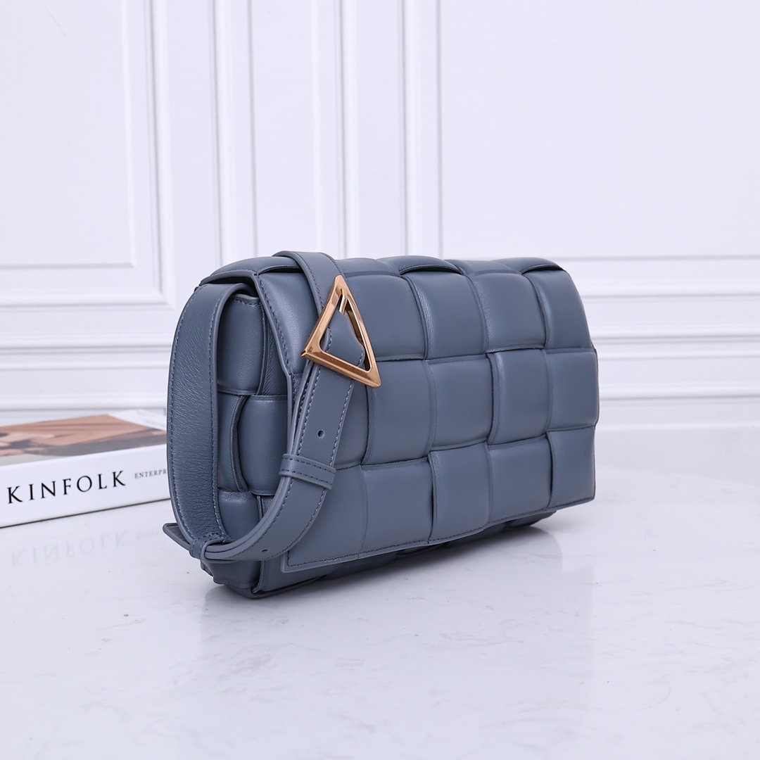 Bottega Veneta Padded Cassette - DesignerGu