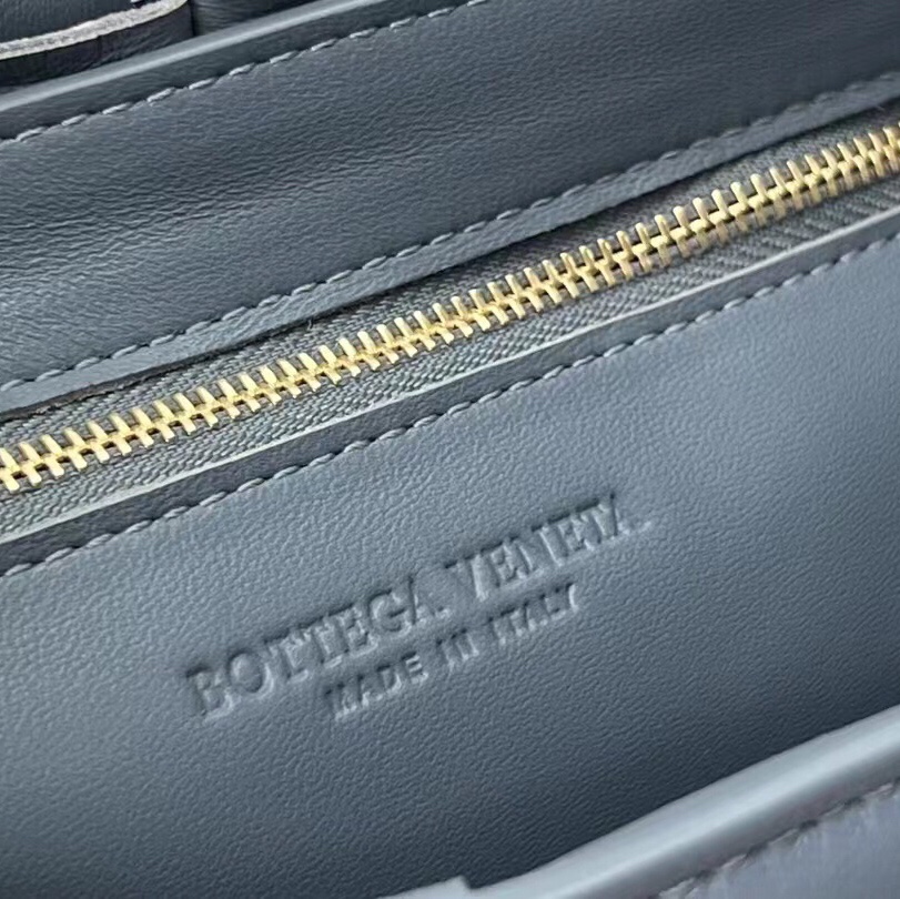 Bottega Veneta Padded Cassette - DesignerGu