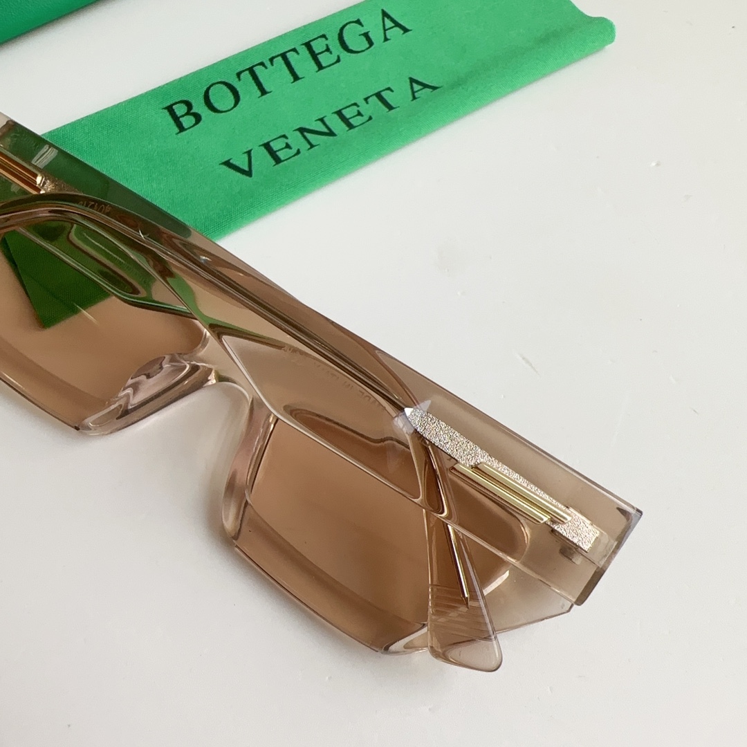 Bottega Veneta Cat-eye frame Sunglasses - DesignerGu