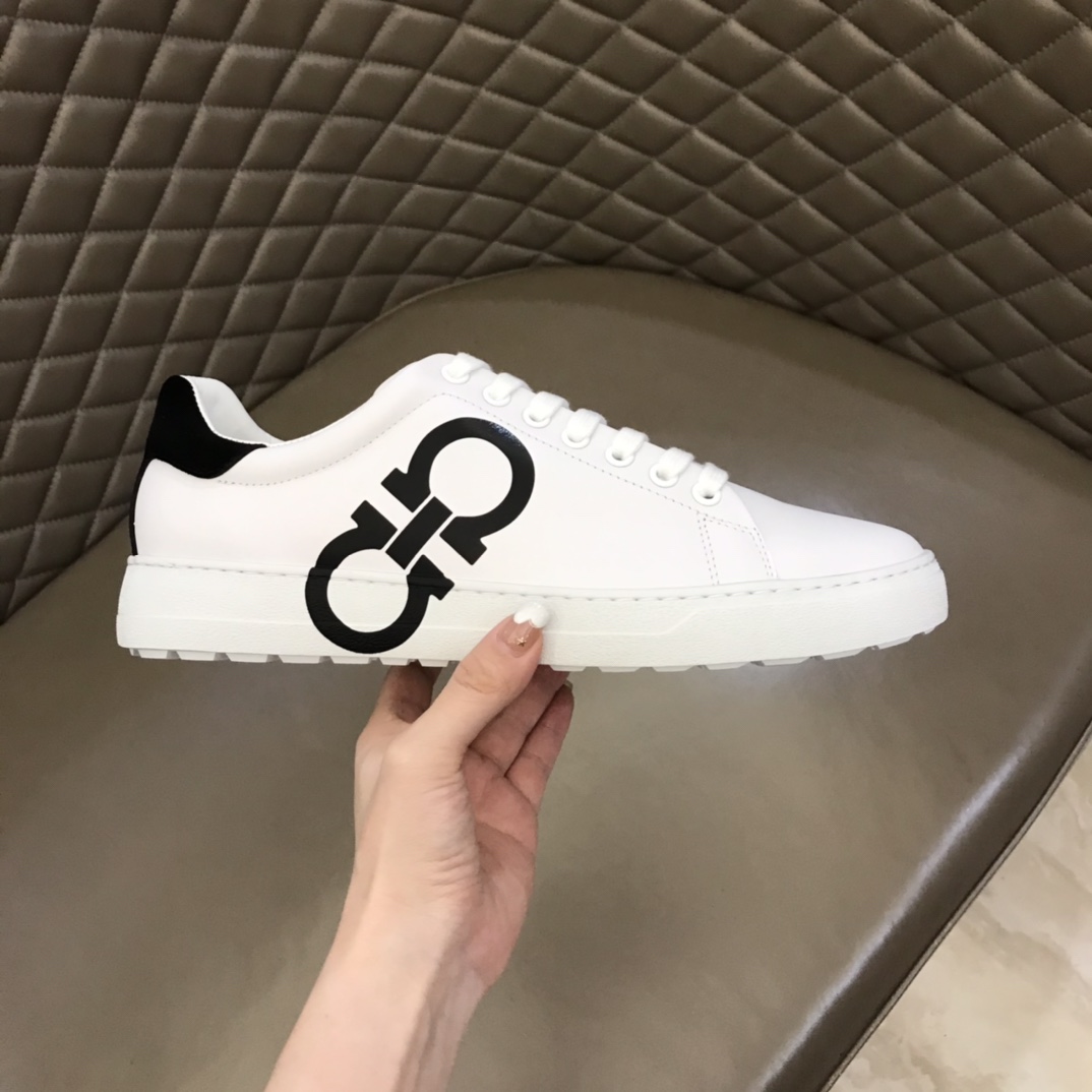 Ferragamo Gancini Sneaker - DesignerGu