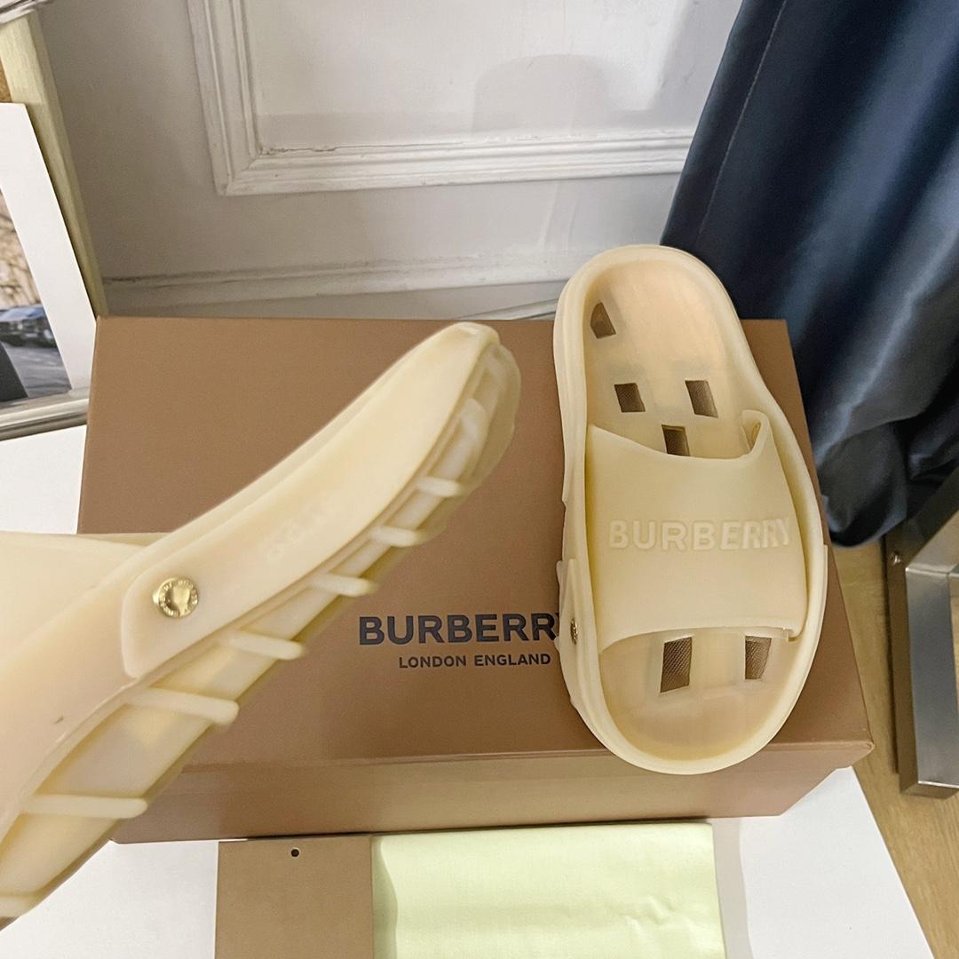 Burberry Bucklow logo slides - DesignerGu