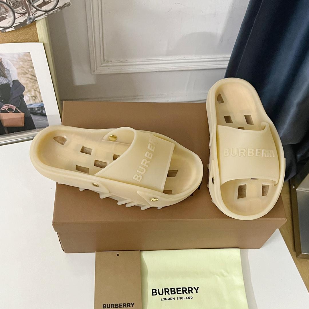 Burberry Bucklow logo slides - DesignerGu