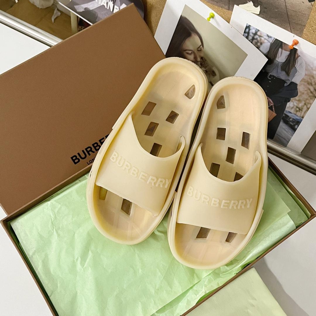 Burberry Bucklow logo slides - DesignerGu