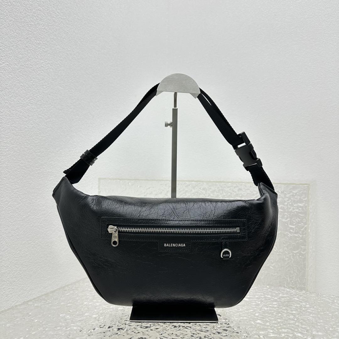 Balenciaga Superbusy Beltpack In Black - DesignerGu