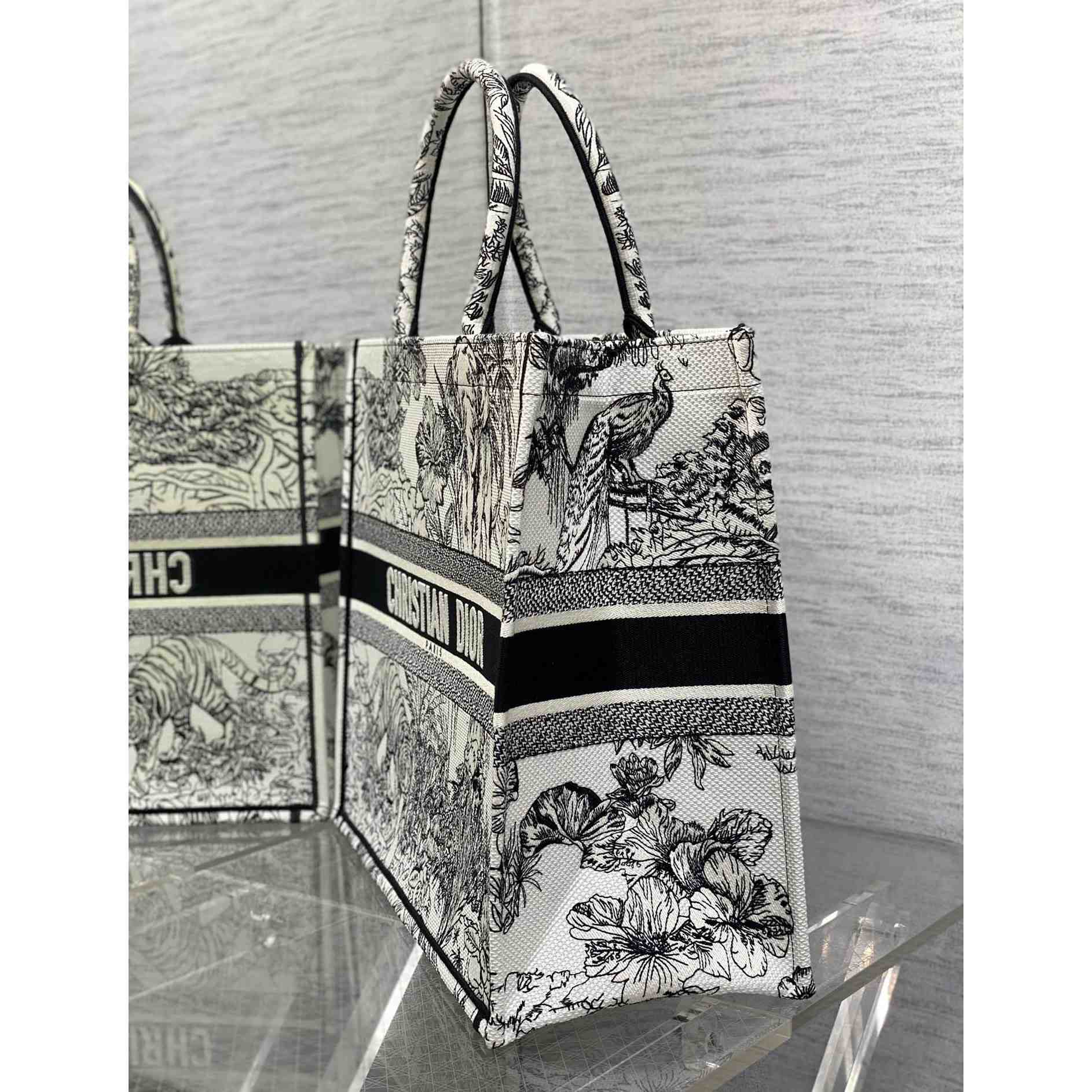 Dior Large Dior Book Tote - DesignerGu