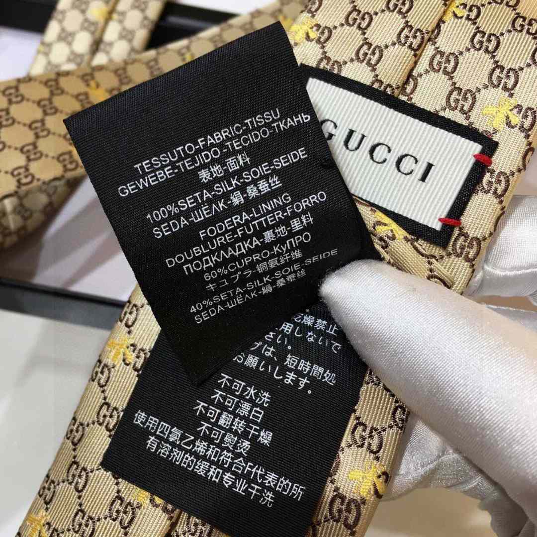 Gucci GG Bees Silk Tie - DesignerGu