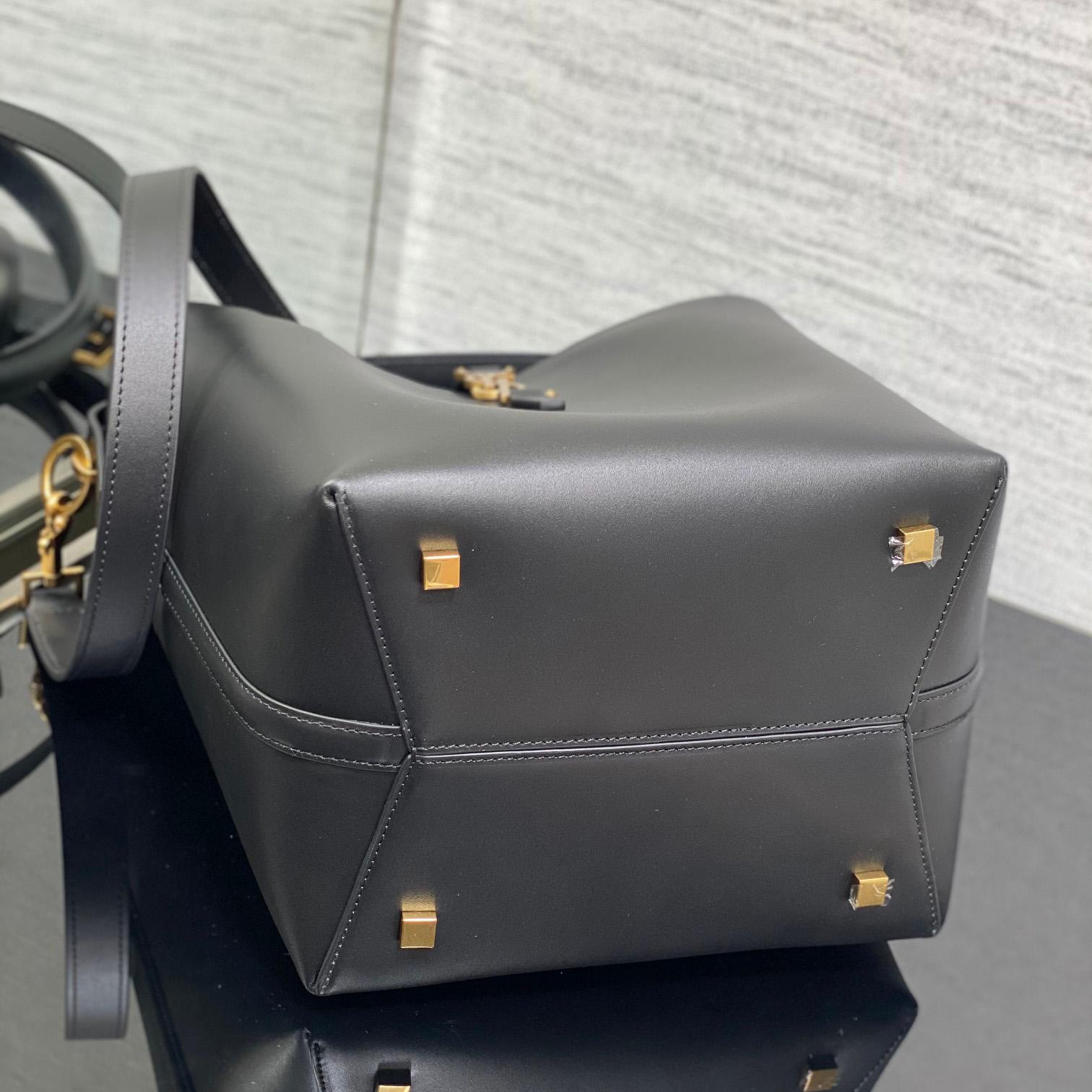 Saint Laurent Le 37 In Shiny Leather - DesignerGu