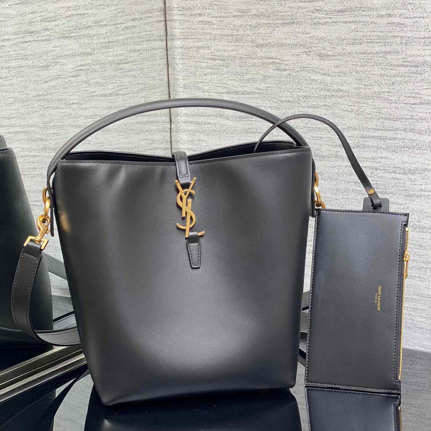 Saint Laurent Le 37 In Shiny Leather - DesignerGu