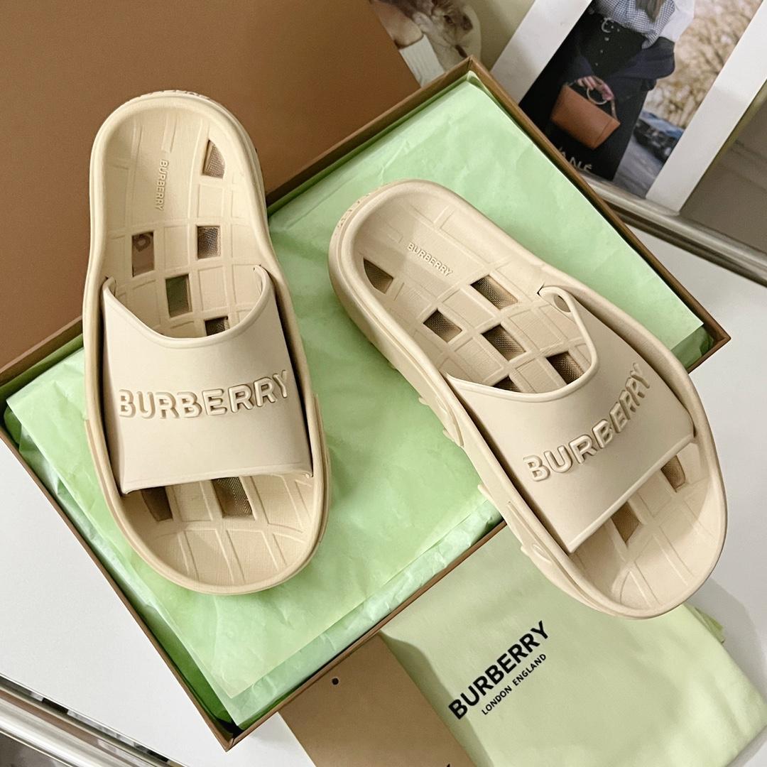 Burberry Bucklow logo slides - DesignerGu