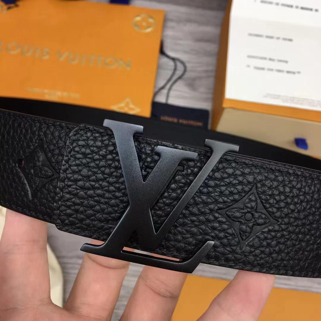 Louis Vuitton LV Initiales 40MM Reversible Belt   M0424Q - DesignerGu