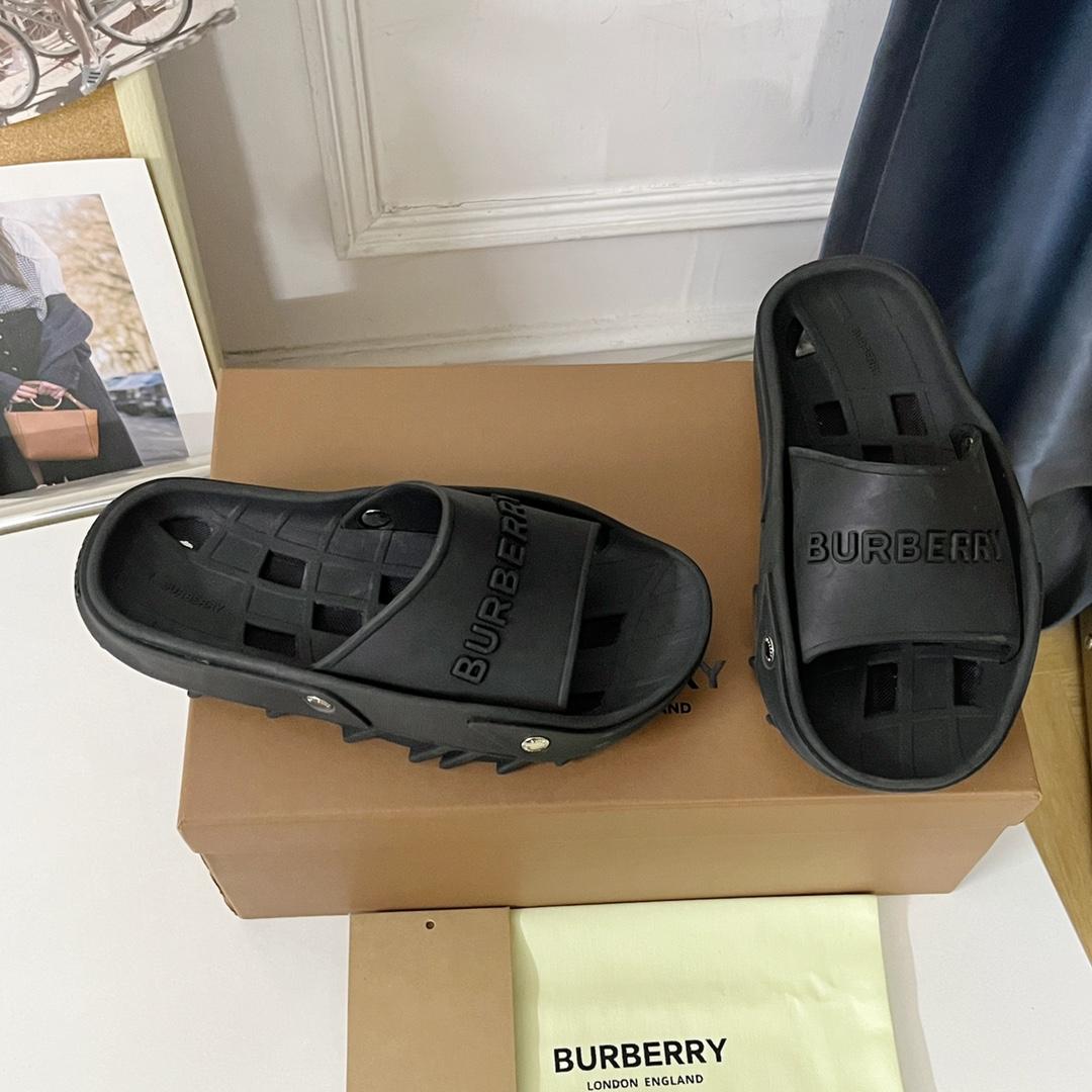 Burberry Bucklow logo slides - DesignerGu