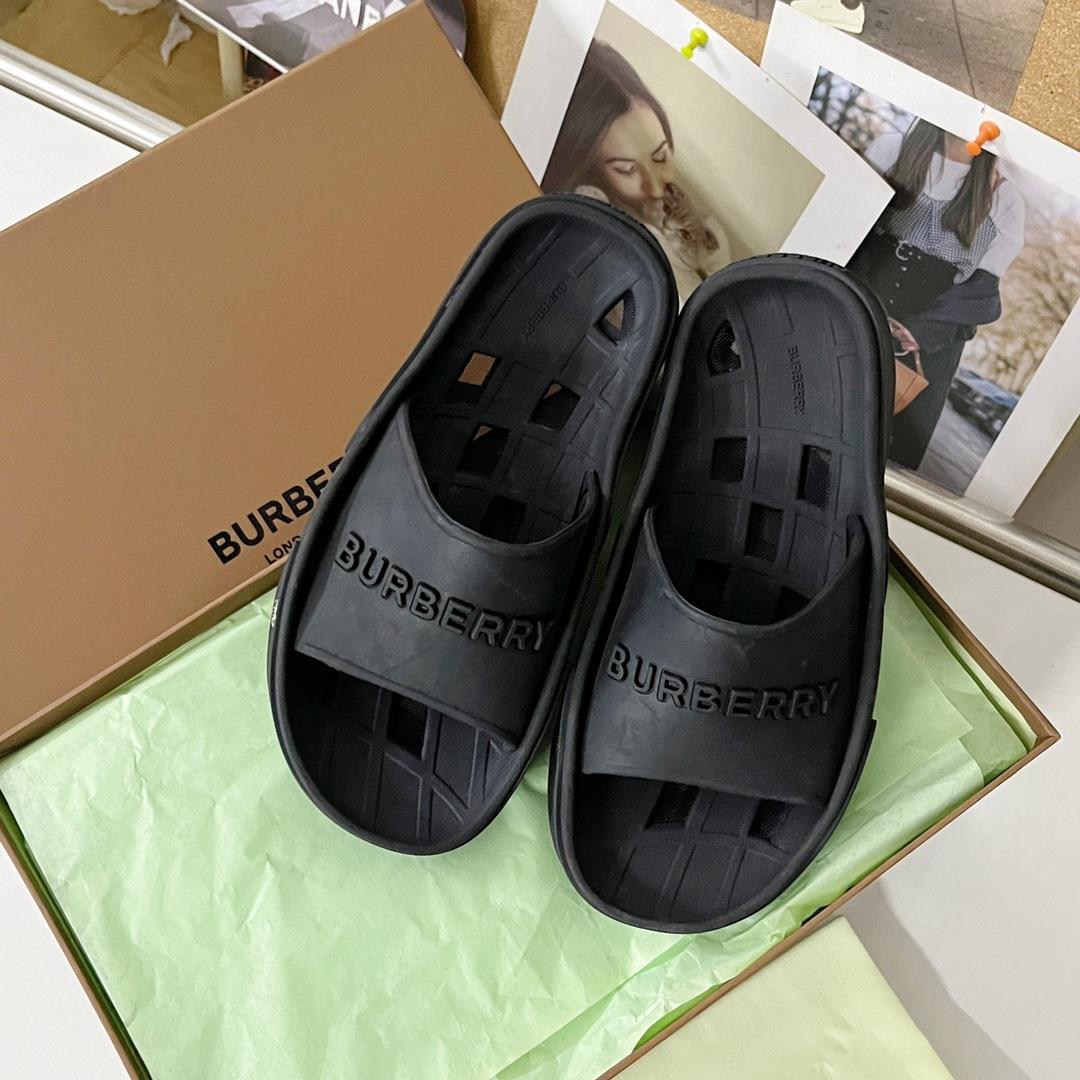 Burberry Bucklow logo slides - DesignerGu