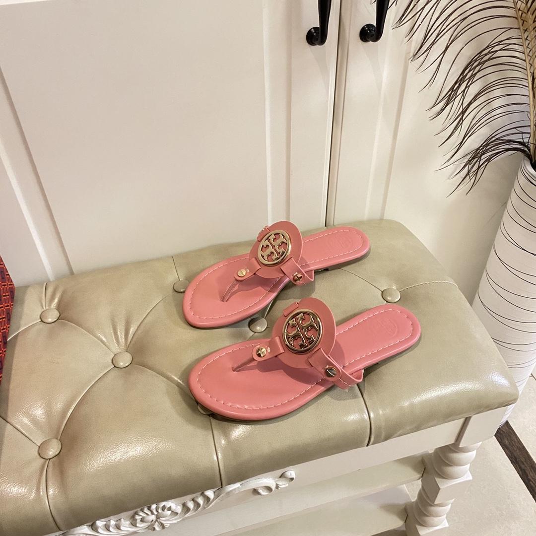 Tory Burch Leather Thong Sandals  - DesignerGu