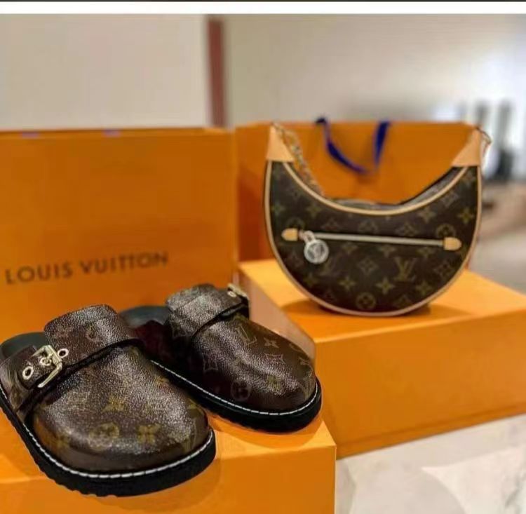 Louis Vuitton LV Easy Mule     - DesignerGu