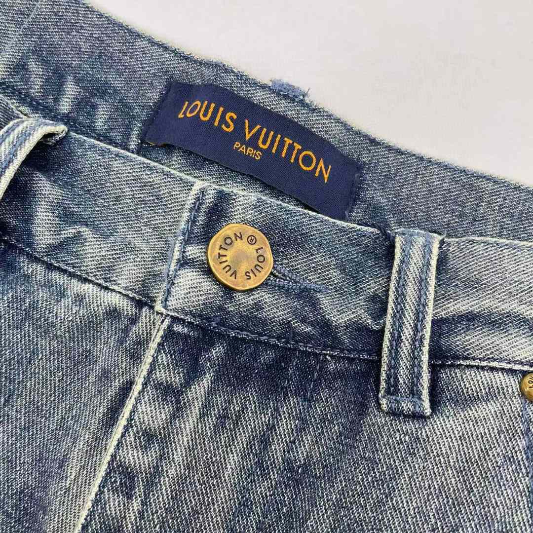 Louis Vuitton Denim Carpenter Shorts    1ABJ7D - DesignerGu