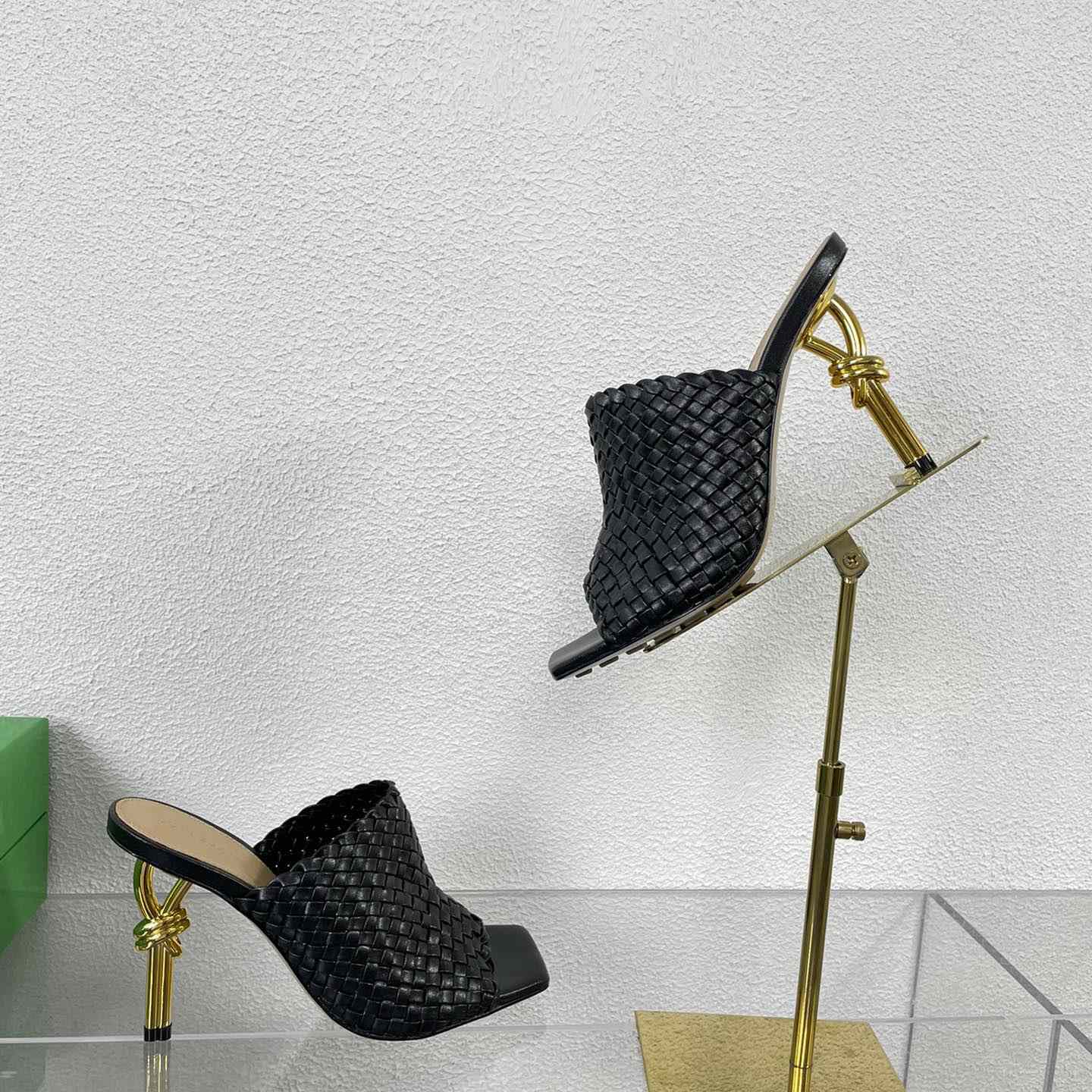 Bottega Veneta Knot Mule - DesignerGu