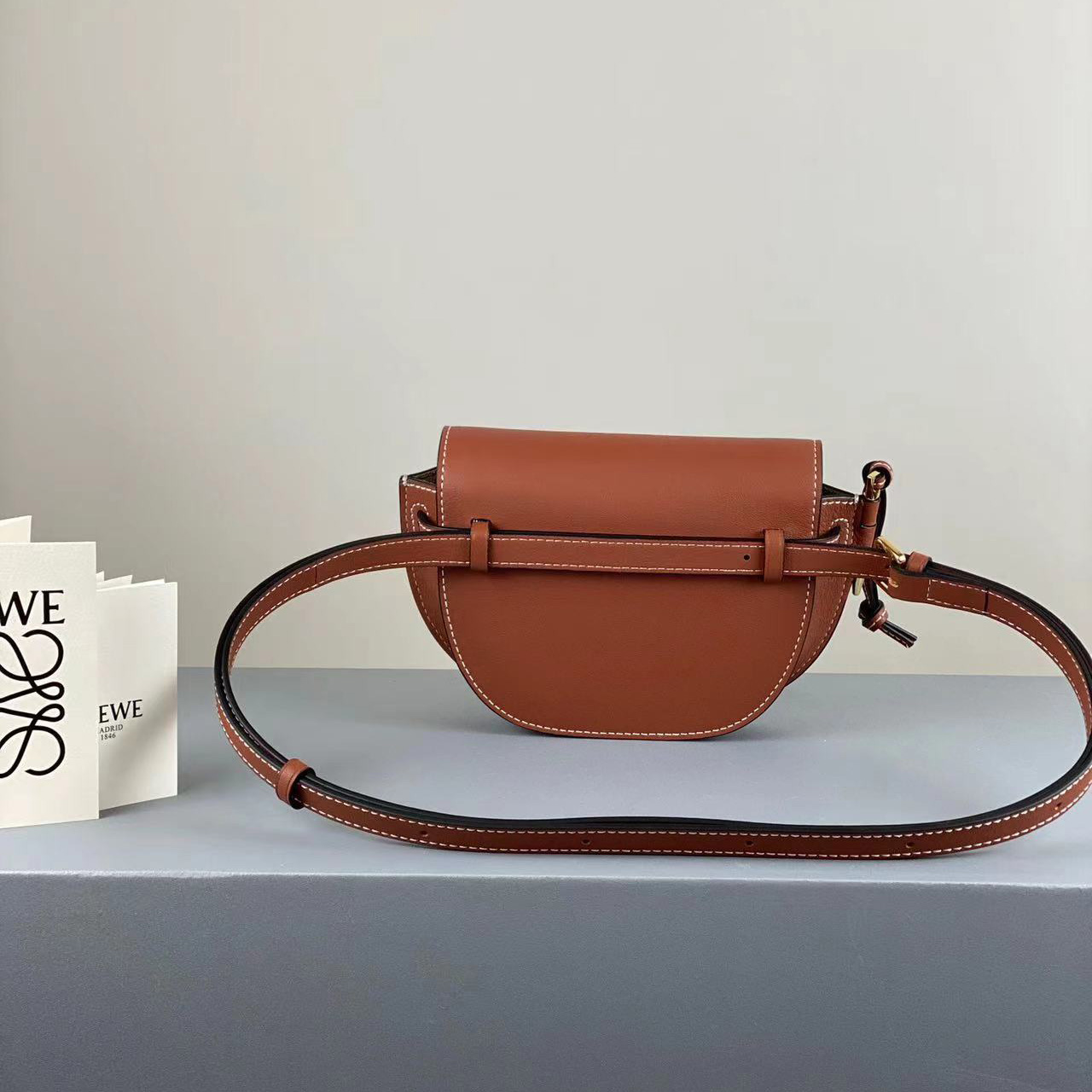 Loewe Gate Shoulder Bag  ( 20-13-8  cm) - DesignerGu