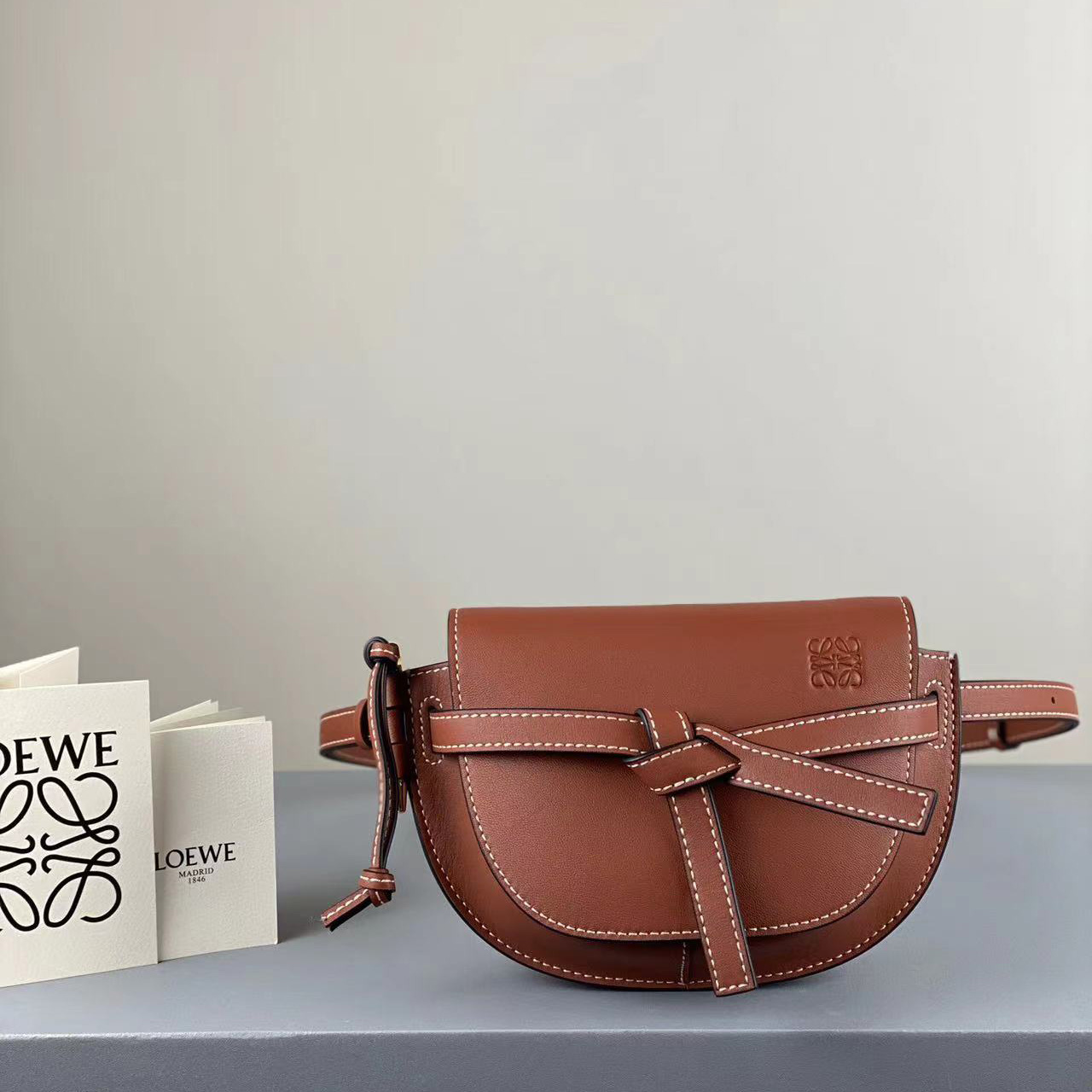 Loewe Gate Shoulder Bag  ( 20-13-8  cm) - DesignerGu