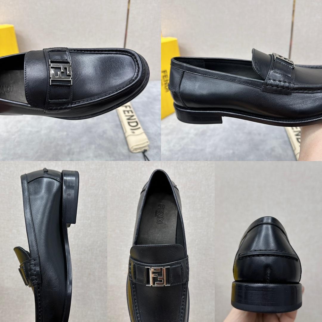 Fendi Men's Black Loafer - DesignerGu