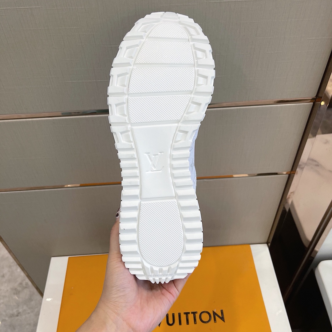 Louis Vuitton Run Away Sneaker 1A8UZU   (upon uk size)   - DesignerGu