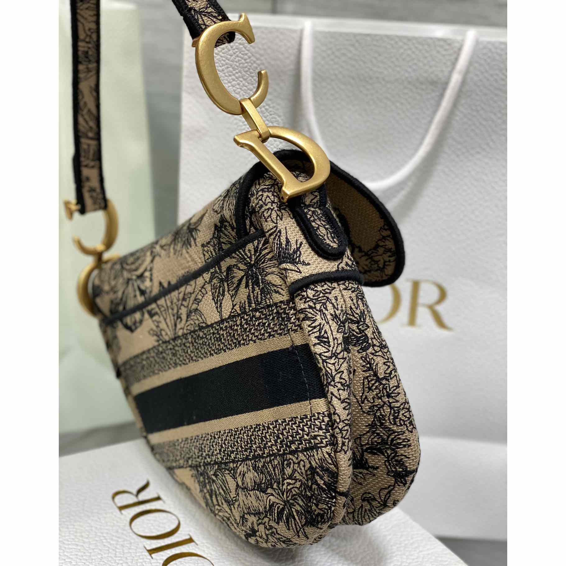 Dior Saddle Bag  - DesignerGu