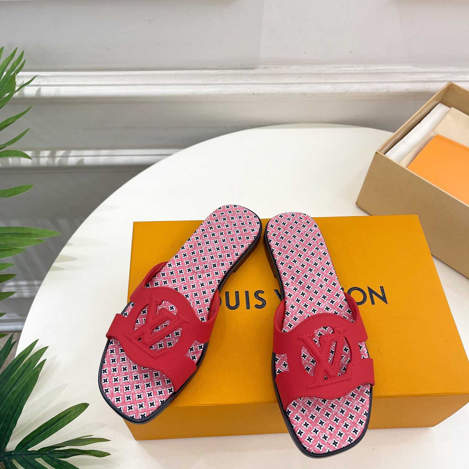 Louis Vuitton LV Isola Flat Mule - DesignerGu