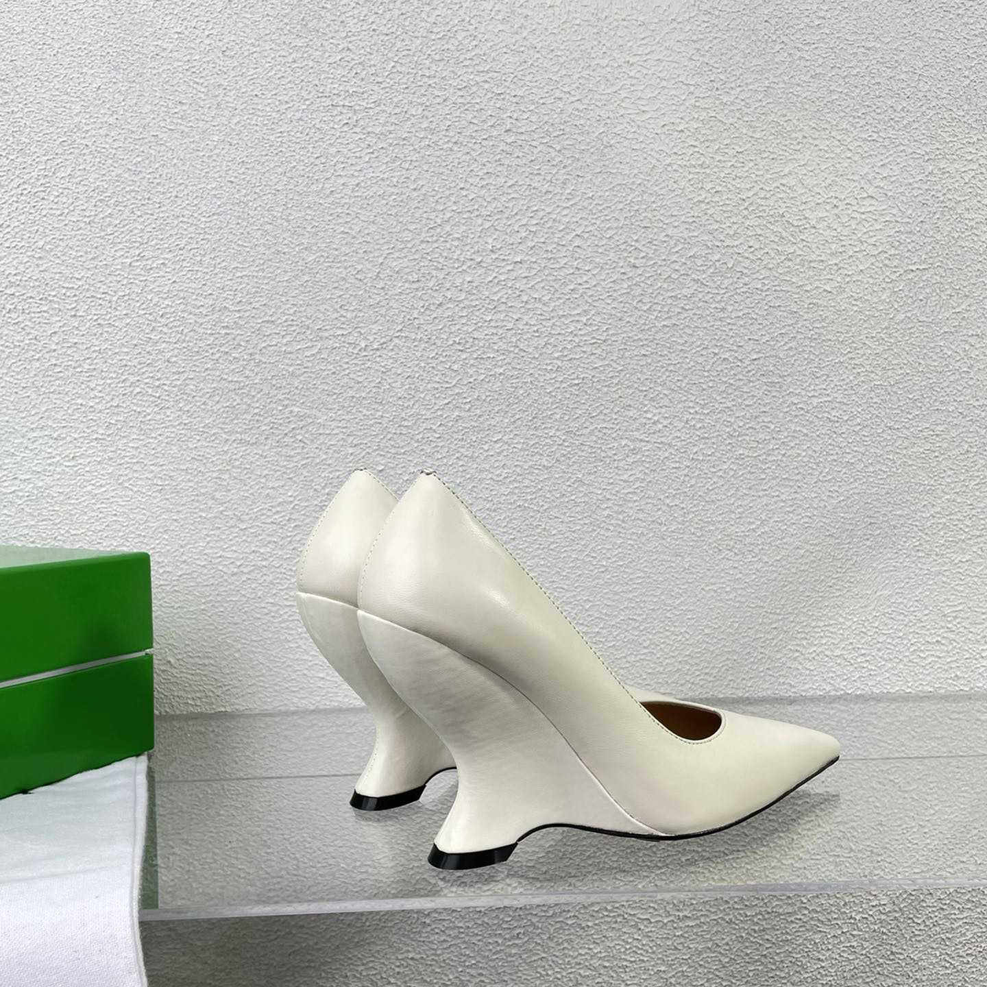 Bottega Veneta Punta Pump - DesignerGu