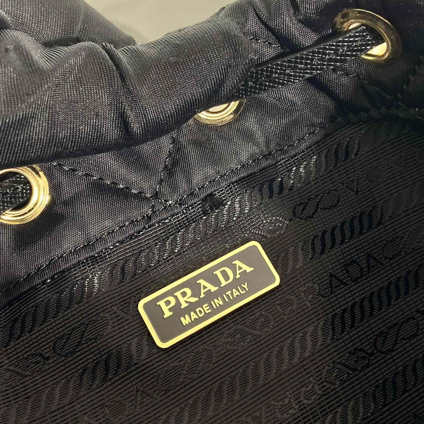 Prada Re-Edition 1995 Chaîne Re-Nylon shoulder bag - DesignerGu