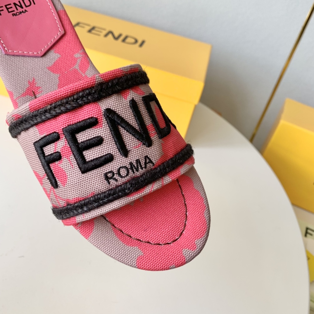 Fendi Signature Pink Canvas Slides - DesignerGu